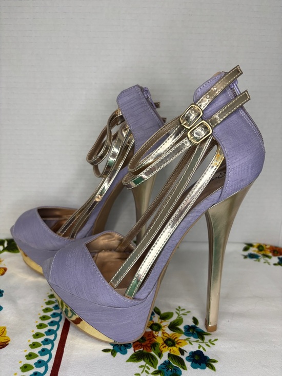 Qupid Shoes - Qupid sz 7 Lavender Platform Heels Gold Accent Stilettos Peep Toe Back Zipper